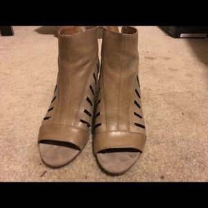 Micheals Kors boots